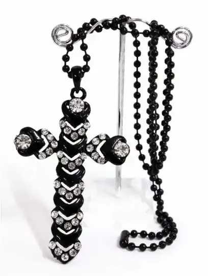 Anhänger – Crucifix mit Steinen