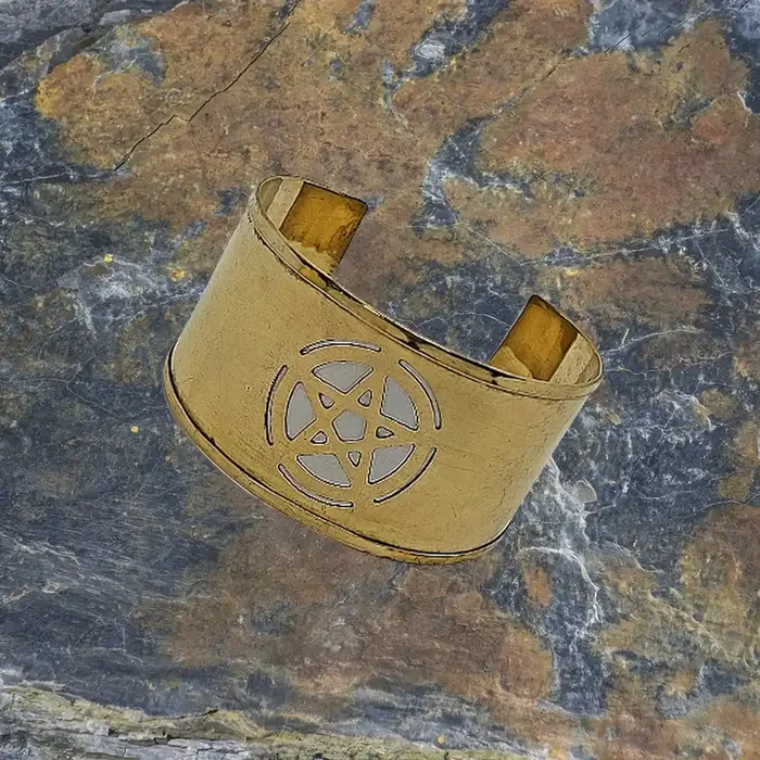 Armreif breit Pentagramm aus Messing