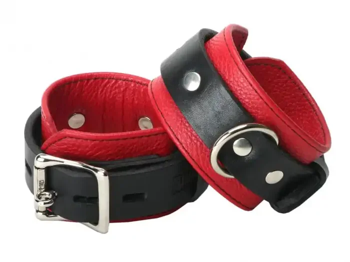 Deluxe ‘Black and Red‘ Lederfußfesseln