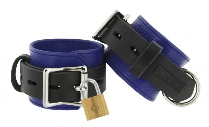 Exklusive Lederfußfesseln – ‘Black ‘n‘ Blue‘
