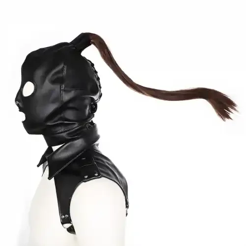Fetishmaske mit Pferdeschwanz