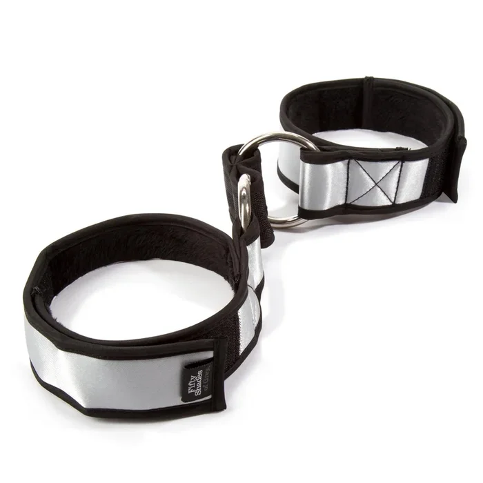Fifty Shades Univerzálny putá – Promise to Obey