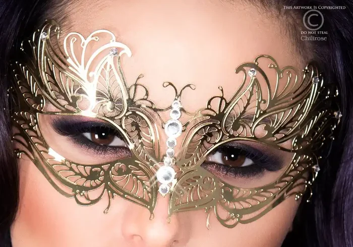 Geheimnisvolle Maske in gold