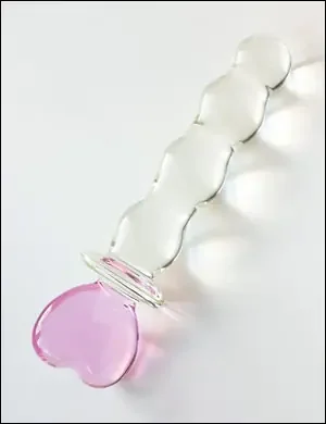 Glas-Dildo mit Herzchen
