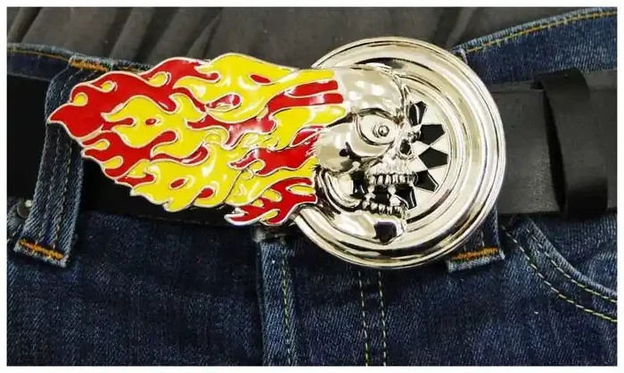 Gürtelschnalle – Flaming Skull