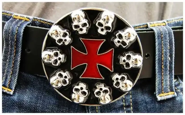 Gürtelschnalle – Skull & Cross Black