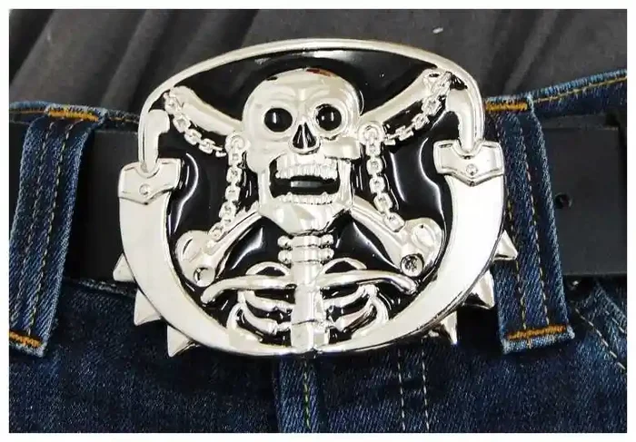 Gürtelschnalle – Skull & Swords