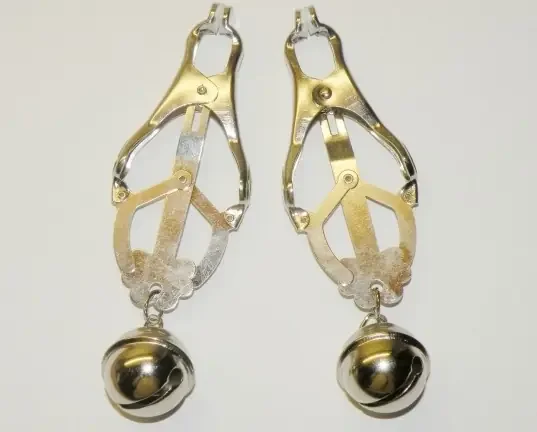 Klammern mit Sonderform und Glöckchen