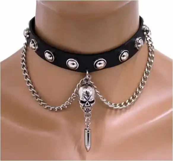 Kunstleder Choker mit Totenkopfanhänger und Patrone