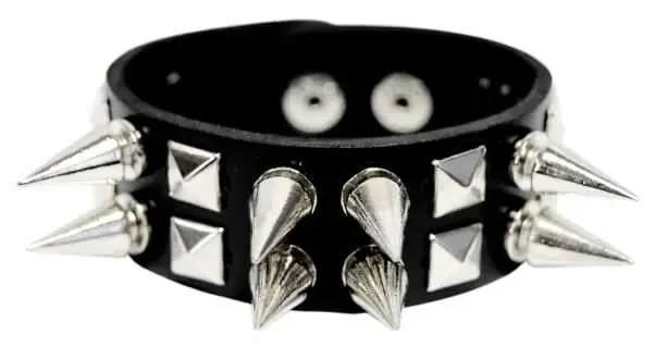 Kunstlederarmband mit Pyramiden- und Conenieten