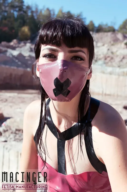 Latex Halbmaske ‘Cross‘ – Macinger