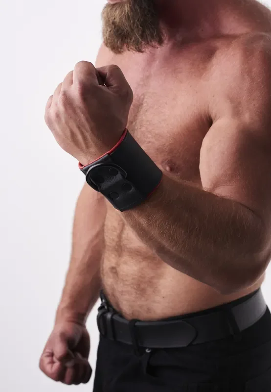 Leder Armband und Fessel ‘Soft‘ – schwarz/rot