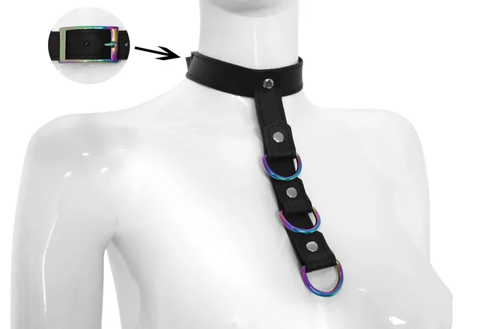 Leder-Halsfessel mit Verbindungsgurt und Multicolor D-Ringen