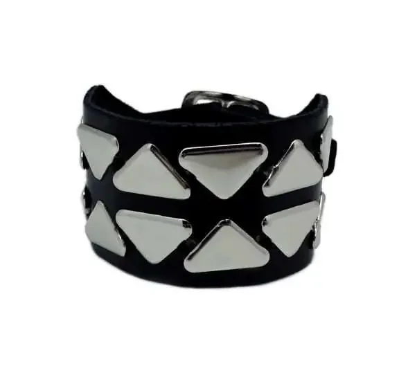 Lederarmband mit Dreieck Nieten