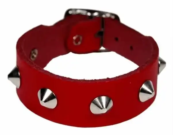 Lederarmband mit Spitznieten