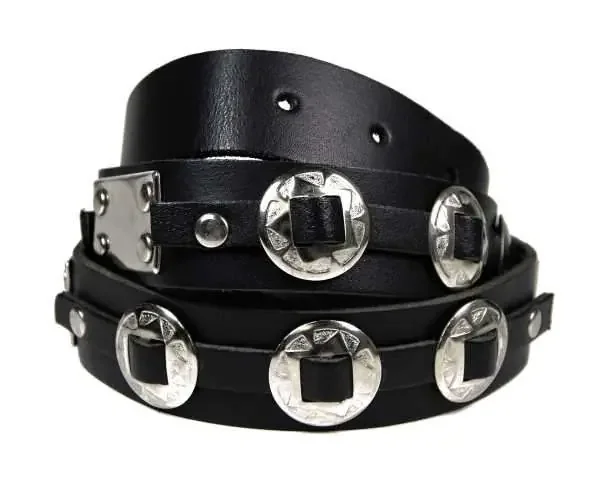 Ledergürtel mit Conchos und Blechplatten