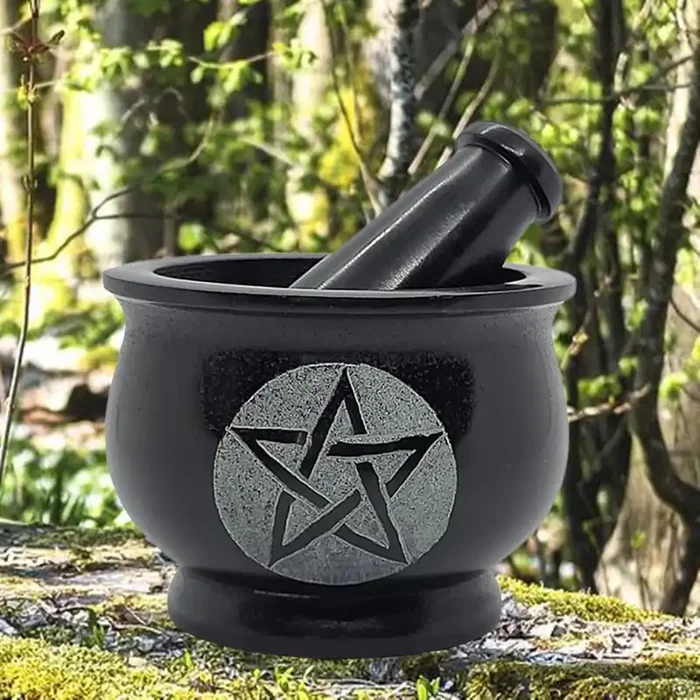 Mörser mit Pentagramm-Gravur