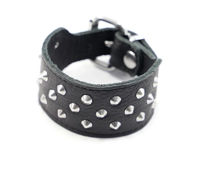 Nietenarmband Triple