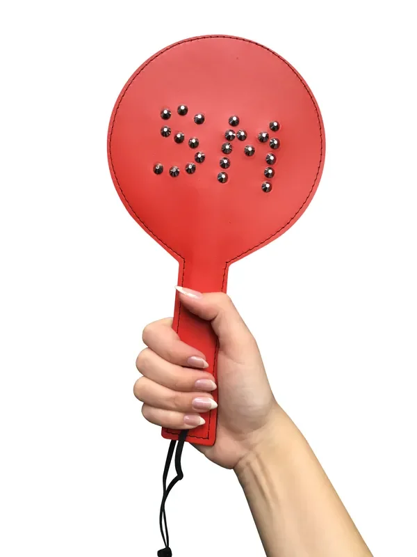Paddle mit Nietenschriftzug