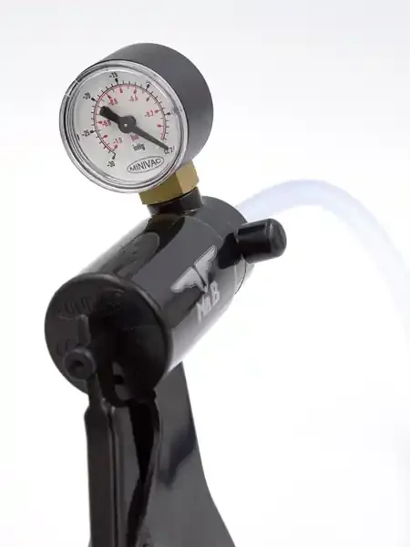 Pumpe mit Druckmesser