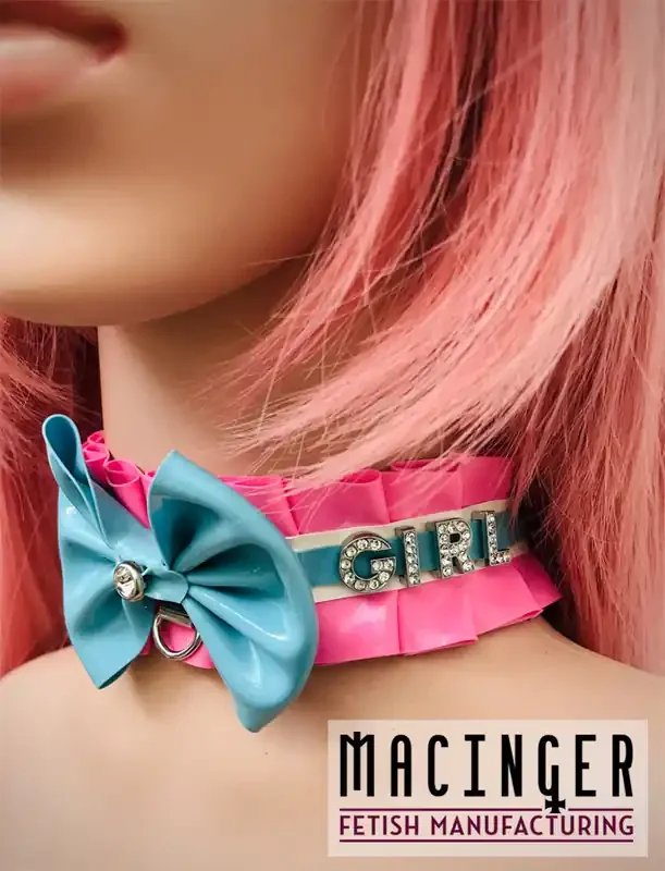 Rüschen Halsband mit individuellem Strass Schriftzug ‘Stacy‘ – MACINGER