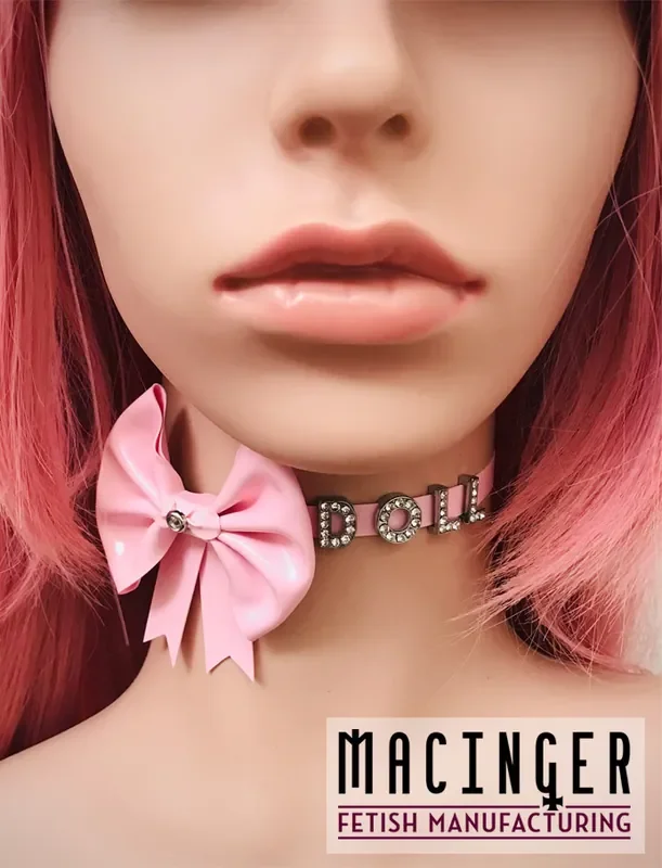 Schlichtes Halsband mit Schleife und individuellem Strass Schriftzug ‘Rosaline‘ – MACINGER