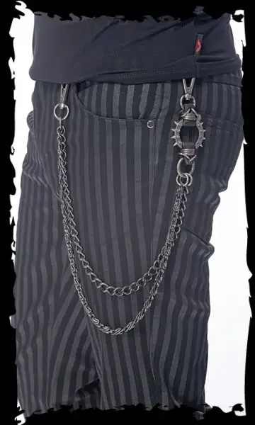 Schlüsselkette mit Ring und Stacheln