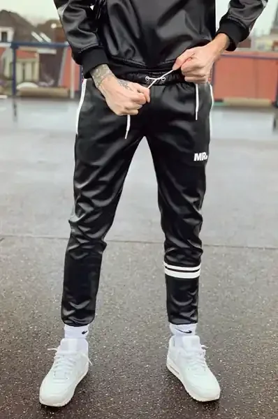 Schwarze Tracksuit Hose