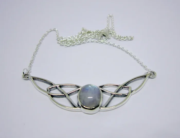 Silber-Collier keltischer Knoten mit Regenbogen Mondstein