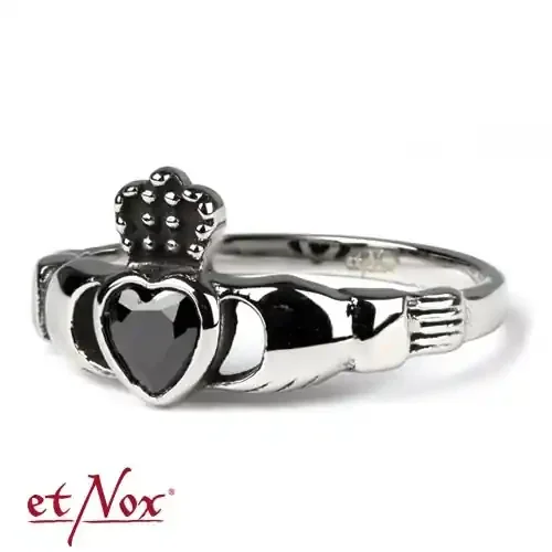 Silberring mit herzförmigem Stein