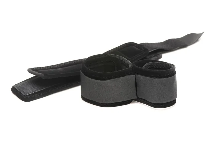 XR Brands – Hand- und Fußfesseln – Schwarz